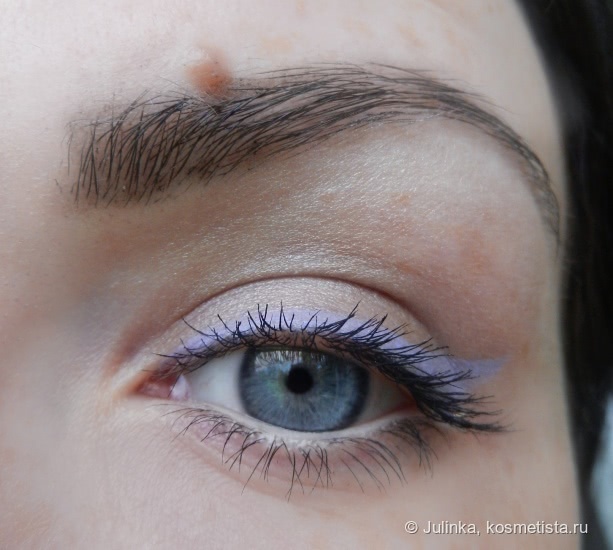 Essence Wake up, spring! – подводка-контур Eyeliner pen 01 happy first day of spring