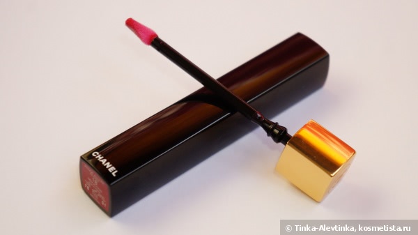 Chanel Rouge Allure Gloss Colour And Shine Lipgloss In One Click #18 Seduction: ярко-розовый соблазн от Шанель