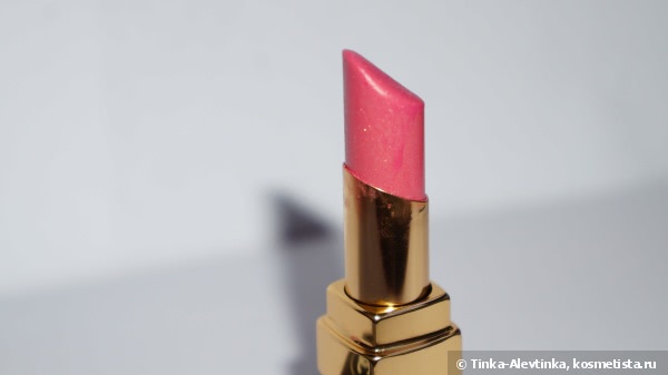 Совсем не зимняя нежность: Chanel Rouge Coco Shine Hydrating Sheer Lipshine #57 Aventure