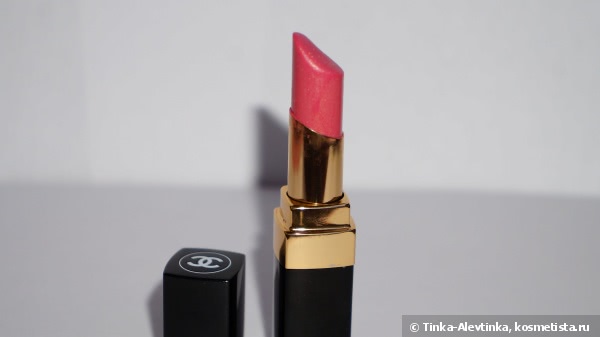 Совсем не зимняя нежность: Chanel Rouge Coco Shine Hydrating Sheer Lipshine #57 Aventure