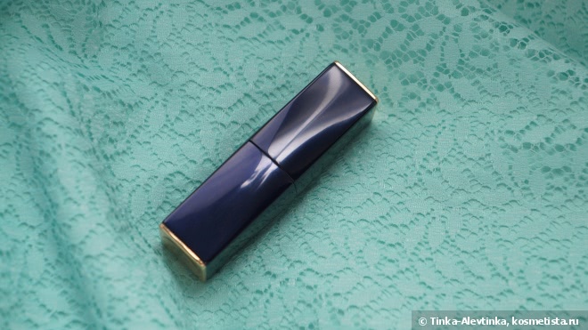 Идеальный летний коралл. Estée Lauder Pure Color Envy Sculpting Lipstick 320 Defiant Coral