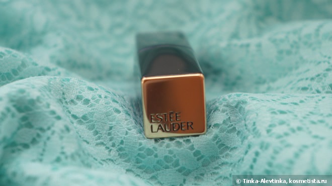 Идеальный летний коралл. Estée Lauder Pure Color Envy Sculpting Lipstick 320 Defiant Coral