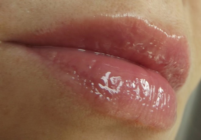 Giorgio Armani Flash Lacquer Crystal Shine Gloss оттенок 524. Эффект зеркальных губ