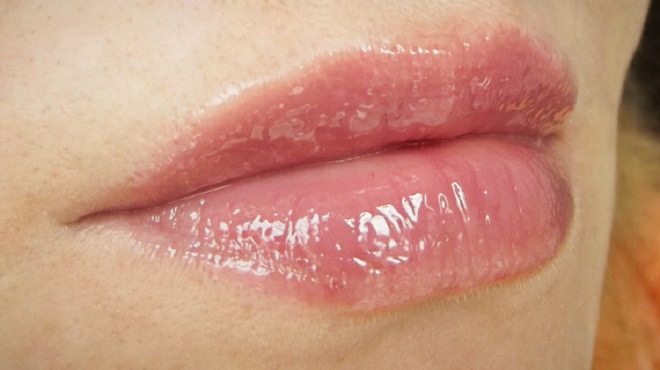 Giorgio Armani Flash Lacquer Crystal Shine Gloss оттенок 524. Эффект зеркальных губ