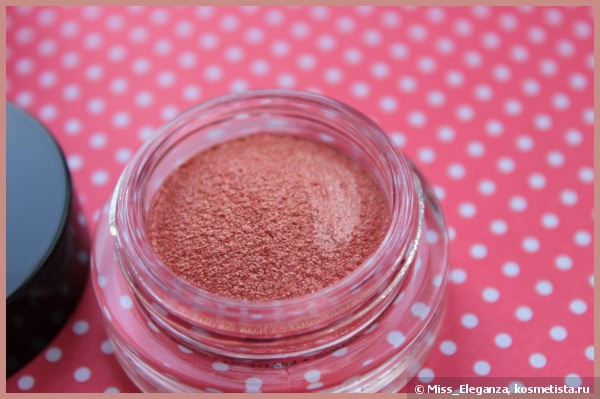 Нежное прикосновение праздника. Chanel Illusion D'ombre Long Wear Luminous Eyeshadow в оттенке №847 Envol. Рождественская коллекция Plumes Precieuses de Chanel