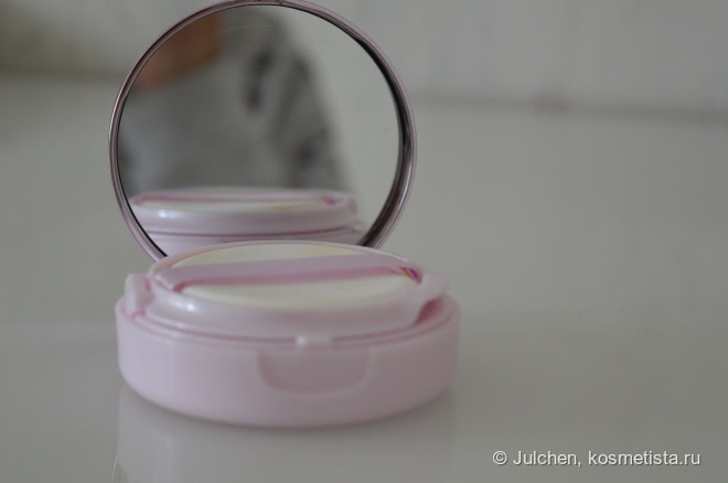 Cushion Nude Magique Loreal - Dewy Glow Foundation 01