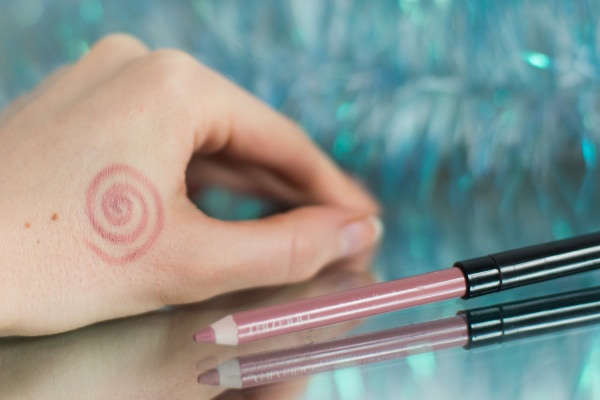 Shiseido The Make Up Smoothing Lip Pencil RD 702 Anemone