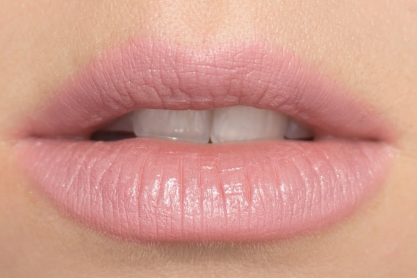 Shiseido The Make Up Smoothing Lip Pencil RD 702 Anemone