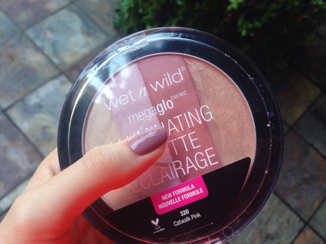 Wet n Wild Illuminating Palette Eclairage - 320 Catwalk Pink