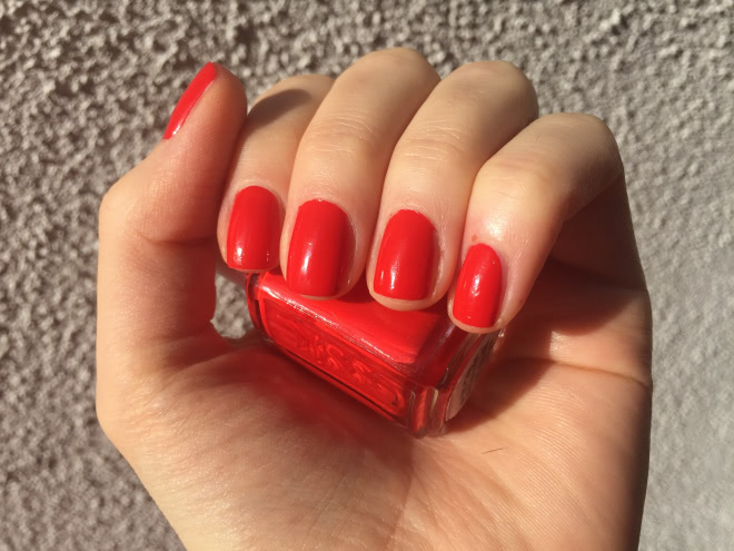 Лак Essie Hiking Heels