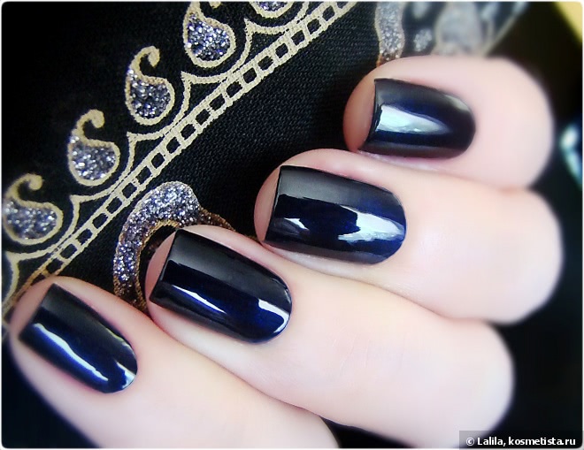 Yves Saint Laurent La Laque Couture 17 Bleu Cobalt