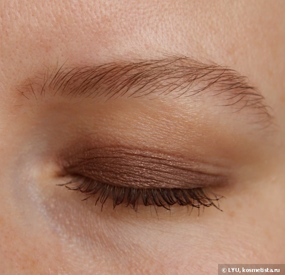 Карандаш-тени для век Chanel Stylo Eyeshadow Fresh Effect Eyeshadow #147