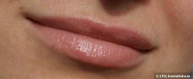 Помада Chanel Les Beiges Healthy Glow Hydrating Lip Balm №10