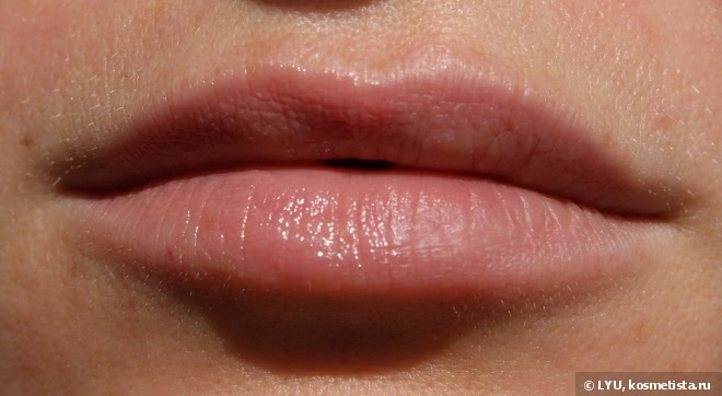 Помада Chanel Les Beiges Healthy Glow Hydrating Lip Balm №10