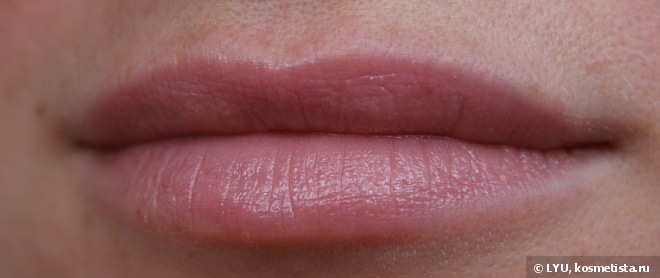 Помада Chanel Les Beiges Healthy Glow Hydrating Lip Balm №10