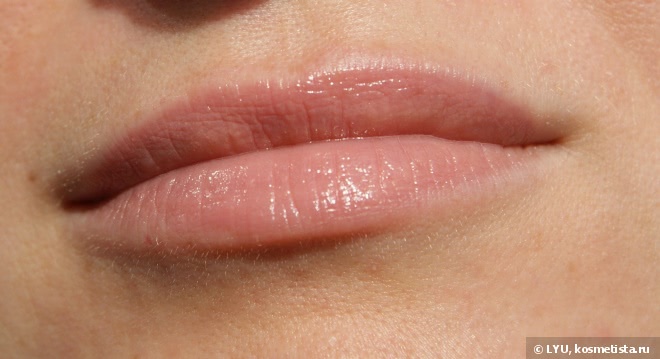 Помада Chanel Les Beiges Healthy Glow Hydrating Lip Balm №10