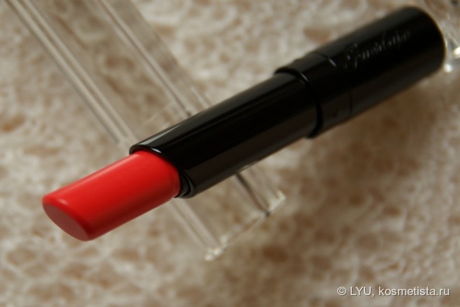 Помада Guerlain la petite robe noire le rouge #041