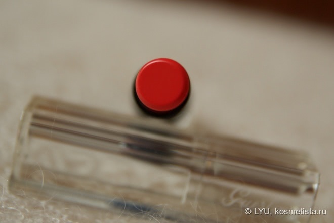 Помада Guerlain la petite robe noire le rouge #041