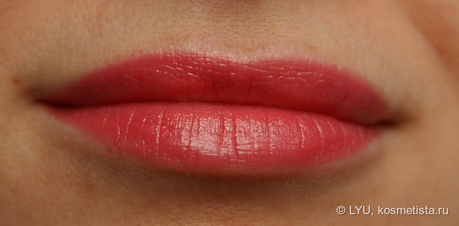Помада Guerlain la petite robe noire le rouge #041