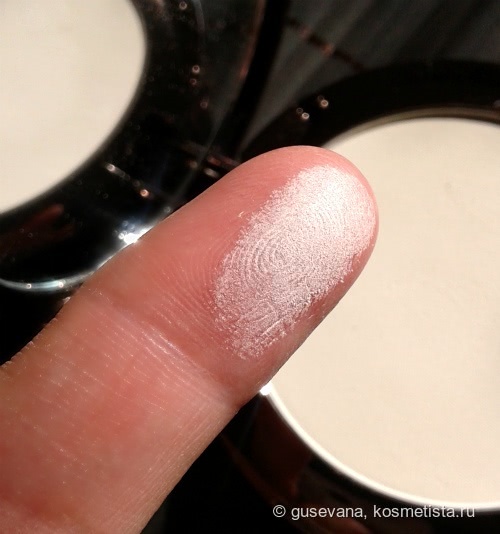 Пудра компактная матирующая Transparent matte powder от Limoni