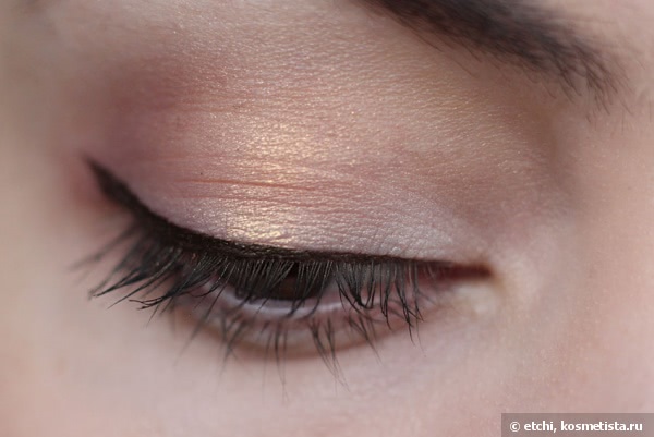 Shiseido. Luminizing Satin Eye Color Trio. RD299 Beach Grass
