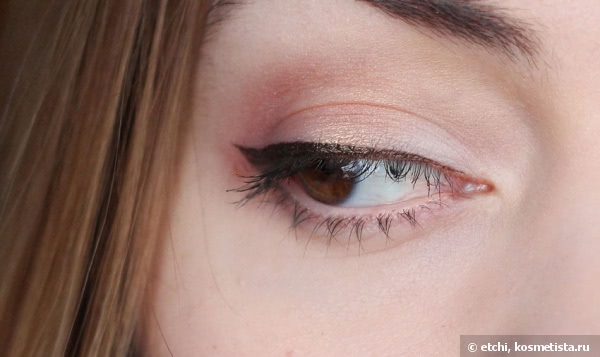 Shiseido. Luminizing Satin Eye Color Trio. RD299 Beach Grass
