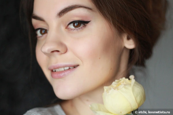 Shiseido. Luminizing Satin Eye Color Trio. RD299 Beach Grass
