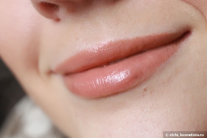 Помада Chanel Rouge Coco Ultra Hydrating Lip Colour #402 Adrienne