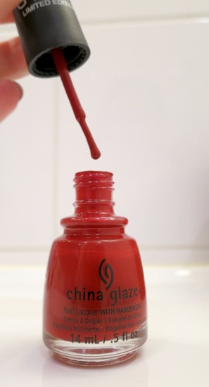 Такой долгожданный теплый красный! China Glaze Nail Lacquer with Hardeners