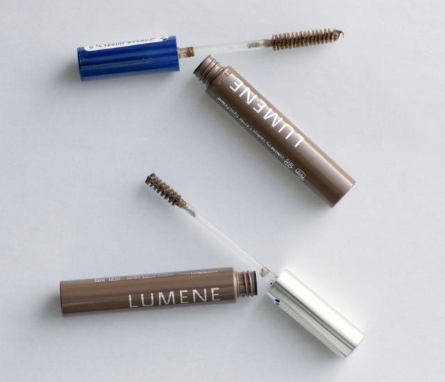 Обновленная версия моделирующего воска для бровей Lumene Blueberry Eyebrow Shaping Wax, №2 grey brown