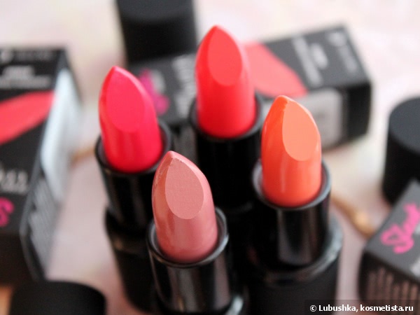 Sleek True colour lipstick - 773 Candy cane, 774 Peaches & cream, 775 Liqueur, 782 Papaya punch