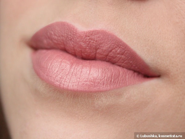 Sleek True colour lipstick - 773 Candy cane, 774 Peaches & cream, 775 Liqueur, 782 Papaya punch