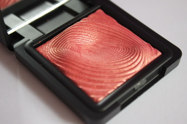Тени Kiko Water Eyeshadow #219 Flamingo Pink