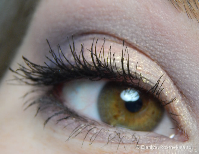Тени Fyrinnae Loose Eye Shadow Dualcolors в оттенках Mephisto и Rapunzel Had Extensions