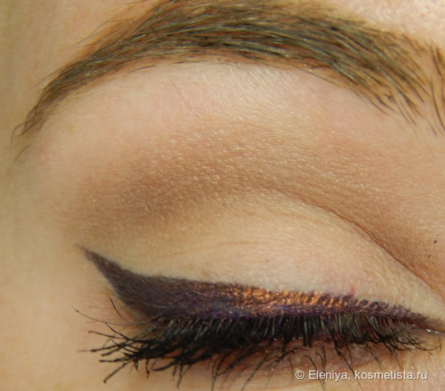 Тени Fyrinnae Loose Eye Shadow Dualcolors в оттенках Mephisto и Rapunzel Had Extensions
