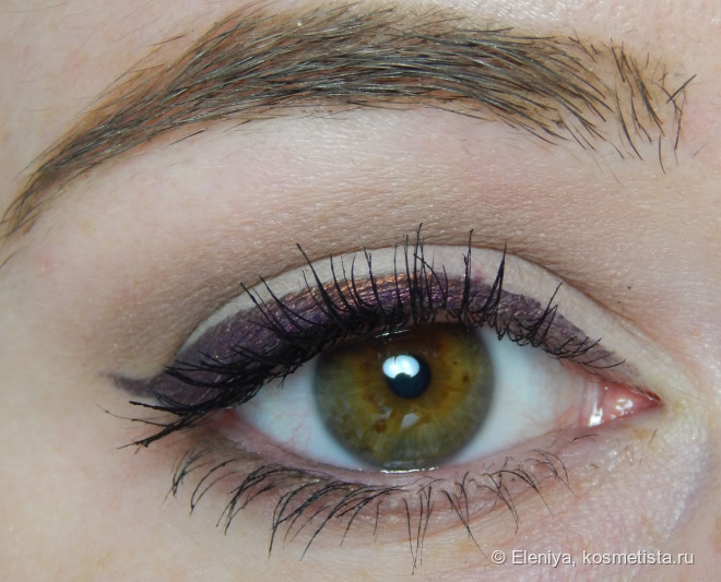 Тени Fyrinnae Loose Eye Shadow Dualcolors в оттенках Mephisto и Rapunzel Had Extensions