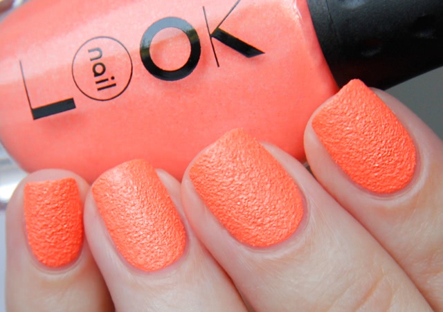 Nail Look-Think Pink, Miami Beach