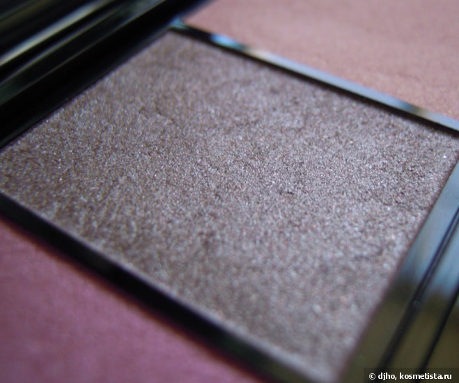 Shiseido Luminizing Satin Eye Color Trio #rd299 Beach Grass; #RD 711 Pink Sands