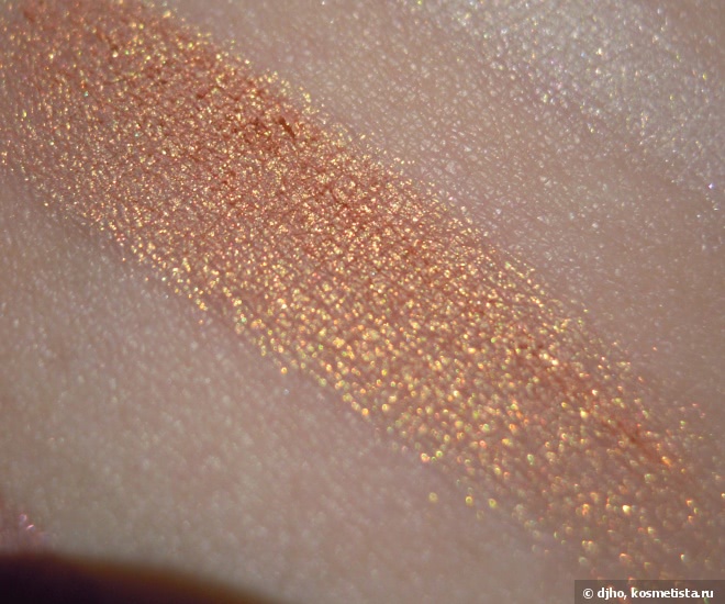 Shiseido Luminizing Satin Eye Color Trio #rd299 Beach Grass; #RD 711 Pink Sands