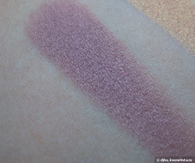 Shiseido Luminizing Satin Eye Color Trio #rd299 Beach Grass; #RD 711 Pink Sands