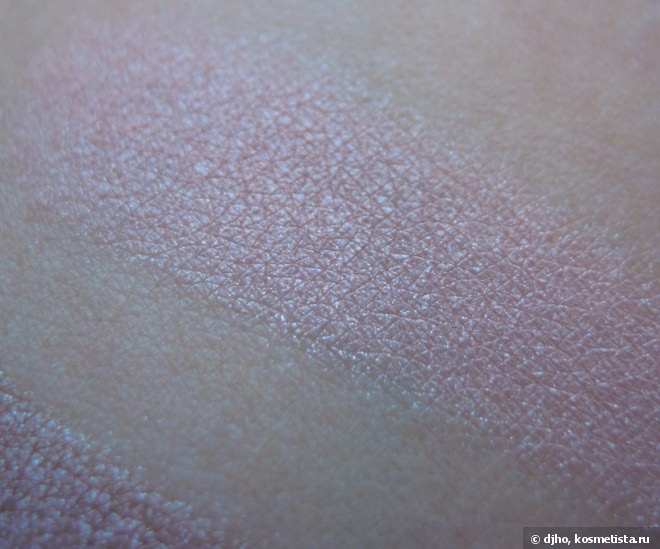 Shiseido Luminizing Satin Eye Color Trio #rd299 Beach Grass; #RD 711 Pink Sands