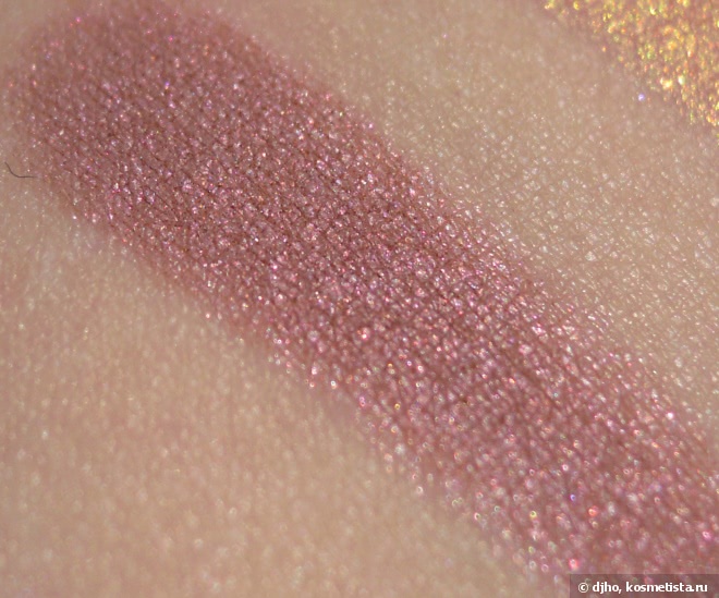 Shiseido Luminizing Satin Eye Color Trio #rd299 Beach Grass; #RD 711 Pink Sands