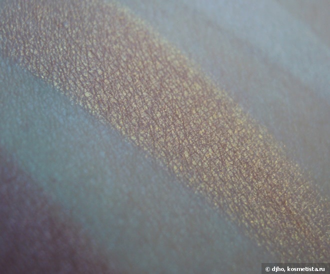 Shiseido Luminizing Satin Eye Color Trio #rd299 Beach Grass; #RD 711 Pink Sands
