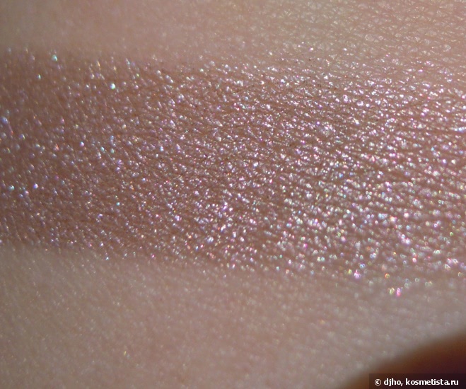 Shiseido Luminizing Satin Eye Color Trio #rd299 Beach Grass; #RD 711 Pink Sands
