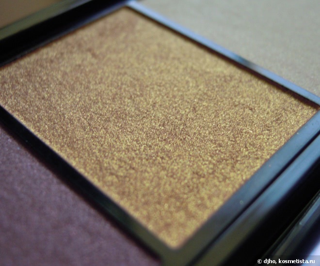 Shiseido Luminizing Satin Eye Color Trio #rd299 Beach Grass; #RD 711 Pink Sands