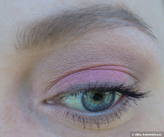 Shiseido Luminizing Satin Eye Color Trio #rd299 Beach Grass; #RD 711 Pink Sands