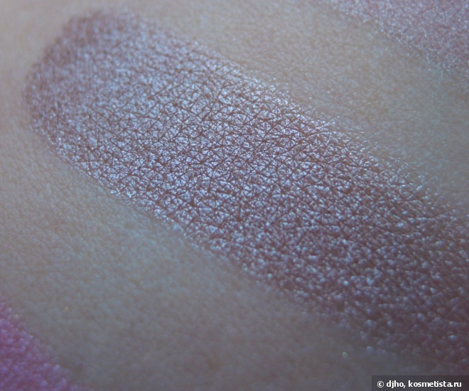 Shiseido Luminizing Satin Eye Color Trio #rd299 Beach Grass; #RD 711 Pink Sands