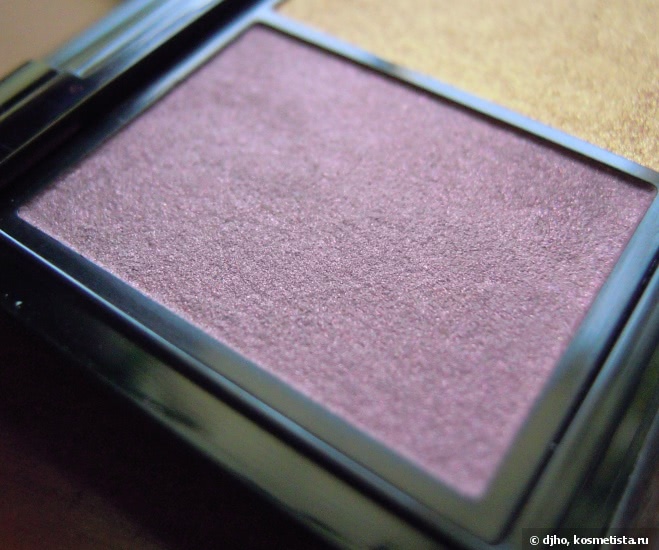 Shiseido Luminizing Satin Eye Color Trio #rd299 Beach Grass; #RD 711 Pink Sands
