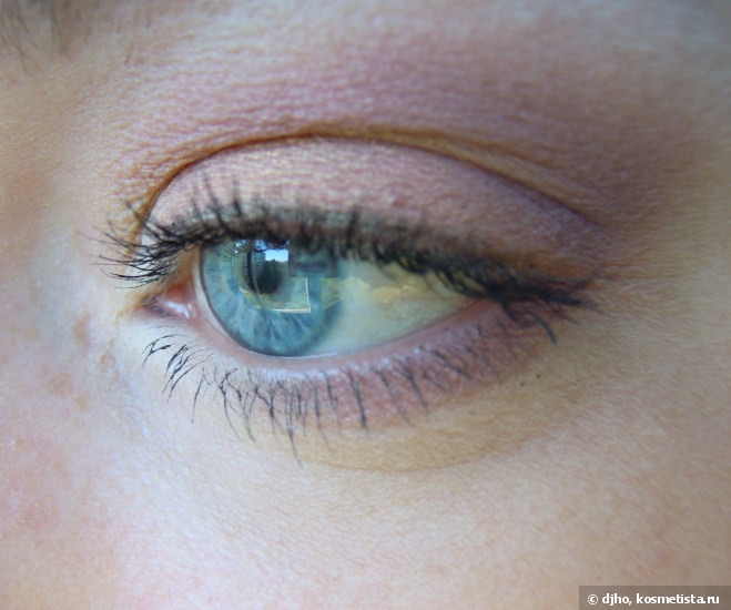 Shiseido Luminizing Satin Eye Color Trio #rd299 Beach Grass; #RD 711 Pink Sands