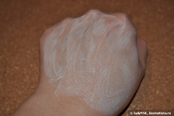 Очищение для лица, требующее смывание водой (марок Biotherm, Clarins, Estee Lauder, Green Mama, Guerlain, Helena Rubinstein, L'Occitane, Matis, Sisley)